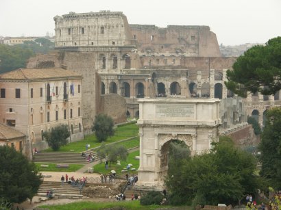 Forum Romanum mit Titusbogen und dem Kolosseum